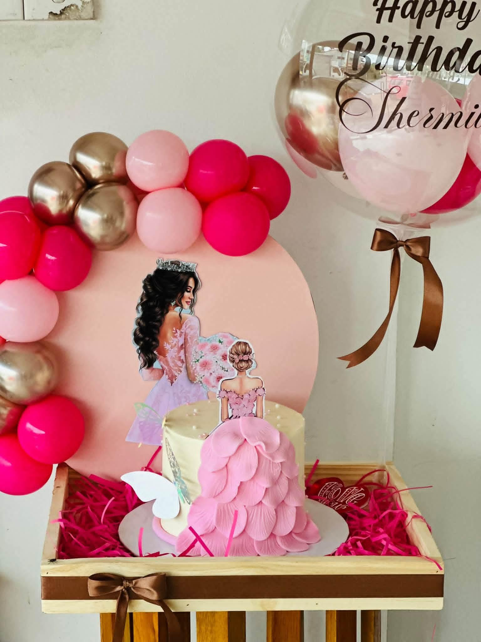 Princess Bobo Balloon & Petal Cake Crate